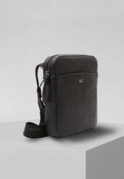 Lloyd Umhängetasche - Schwarz 12 Lloyd Umhängetasche - Schwarz -Lloyd Store 4efd7c5928044c68b42ff4d70e184bab