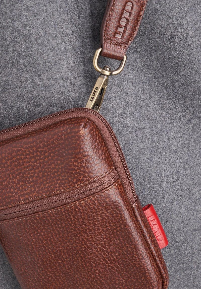 Lloyd HANDYTASCHE MIT REISSVERSCHLUSS - Umhängetasche - Dunkelbraun 6 Lloyd HANDYTASCHE MIT REISSVERSCHLUSS - Umhängetasche - Dunkelbraun – Bild 4
