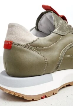 Lloyd MIT GLÄNZENDER OPTIK - Sneaker Low - Olive 11 Lloyd MIT GLÄNZENDER OPTIK - Sneaker Low - Olive -Lloyd Store f0bec8b6811744dcb3ae6a256e745ffa